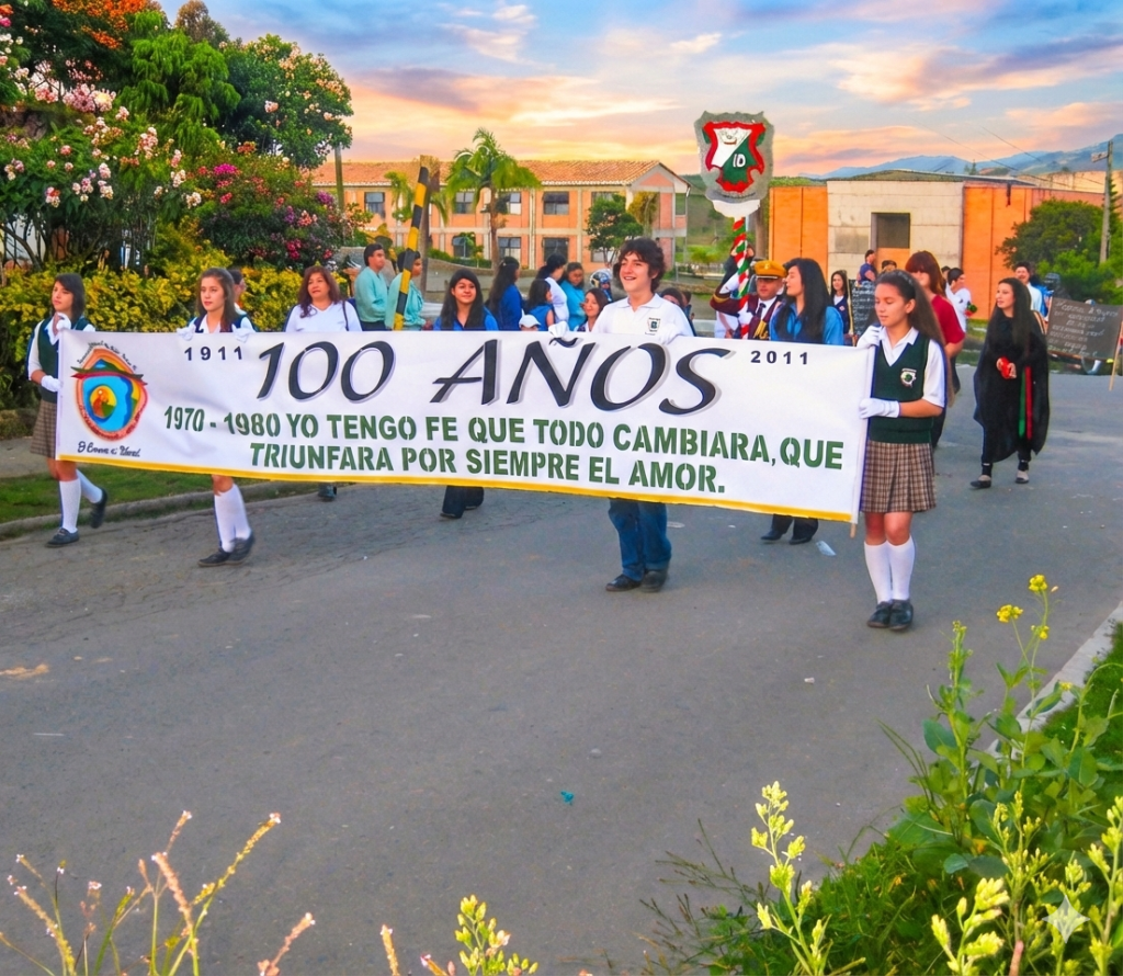 Educacion y vida Institucional